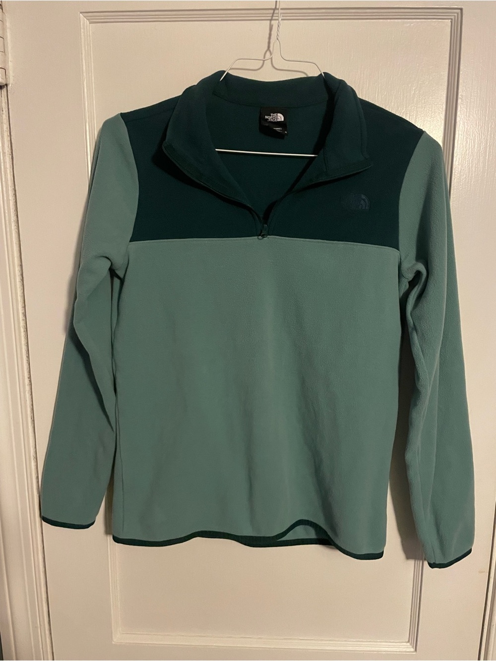The North Face Women’s TKA Glacier quarter-zip fleece in Sage green Sz M